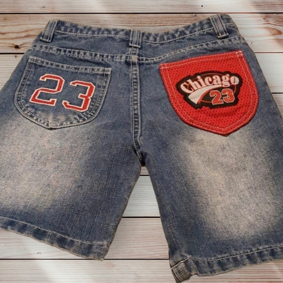 Chicago bulls 23 denim shorts size 6 made by emergency exit unisex - Picture 3 of 14